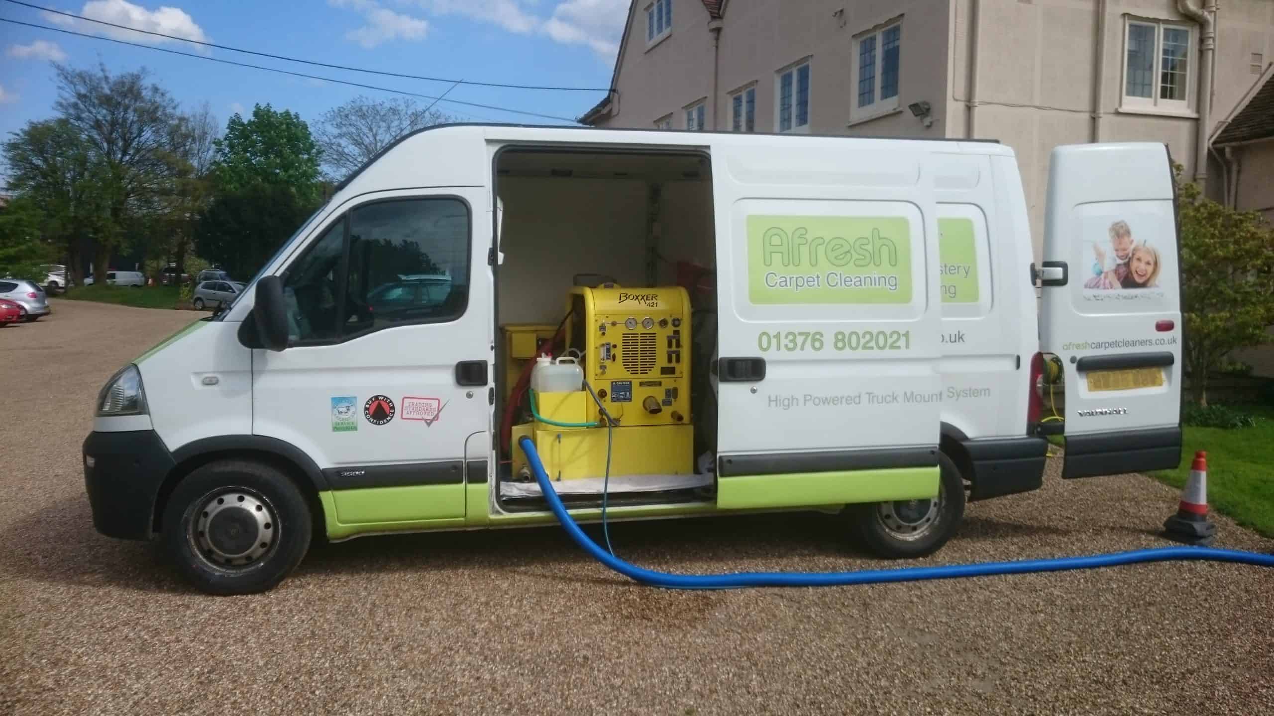 Carpet cleaning machine